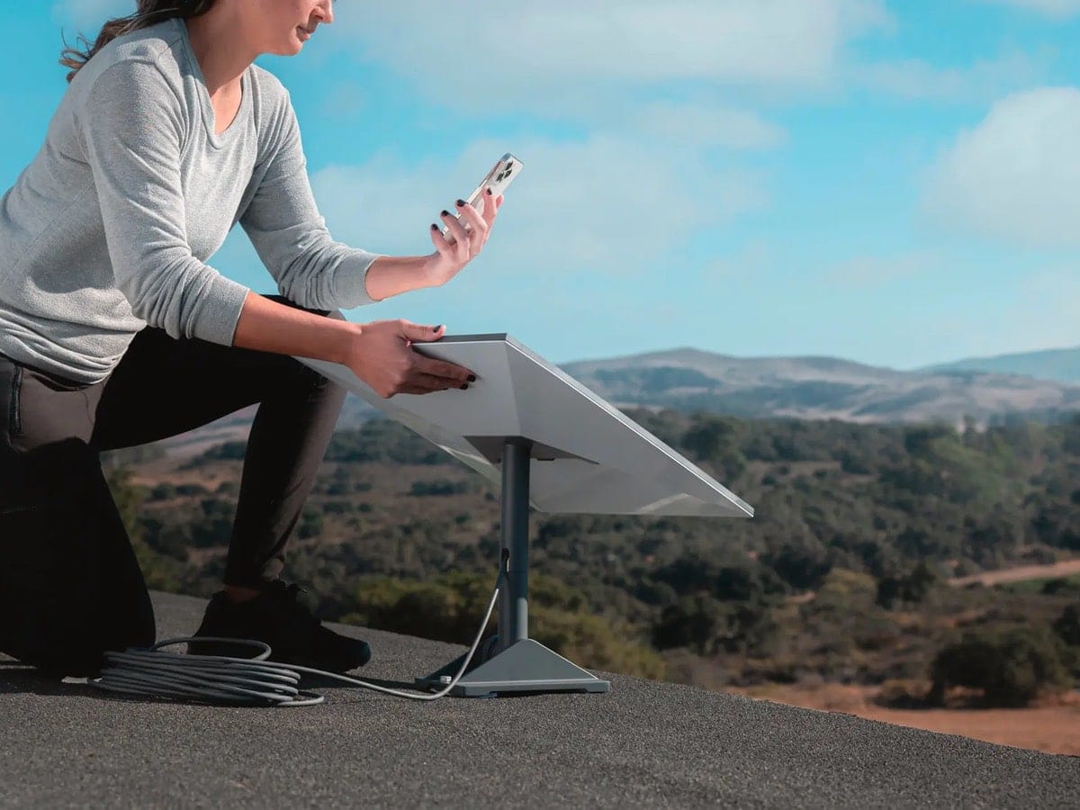 Business VoIP Phones that Work with Starlink Satellite Internet